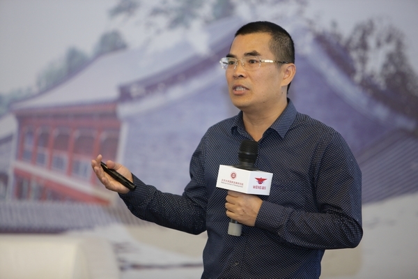 陈春花对话温志芬：解析温氏的专注与共享——记“朗润企业家高端对话”第一期