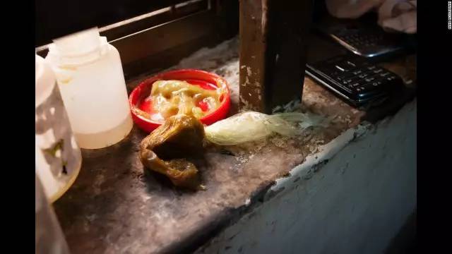 “我想变白，这样就会有更多男人来追我”