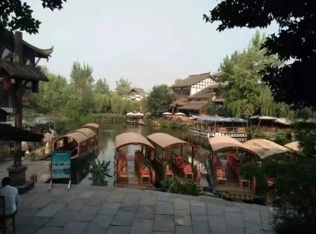 天气这么热都去哪玩,天气这么热去玩什么呢