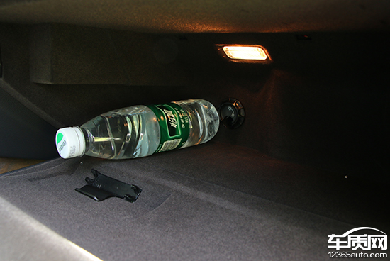 奥迪a6l尊享动感型2024款试驾,此地无垠试驾全新奥迪a6l