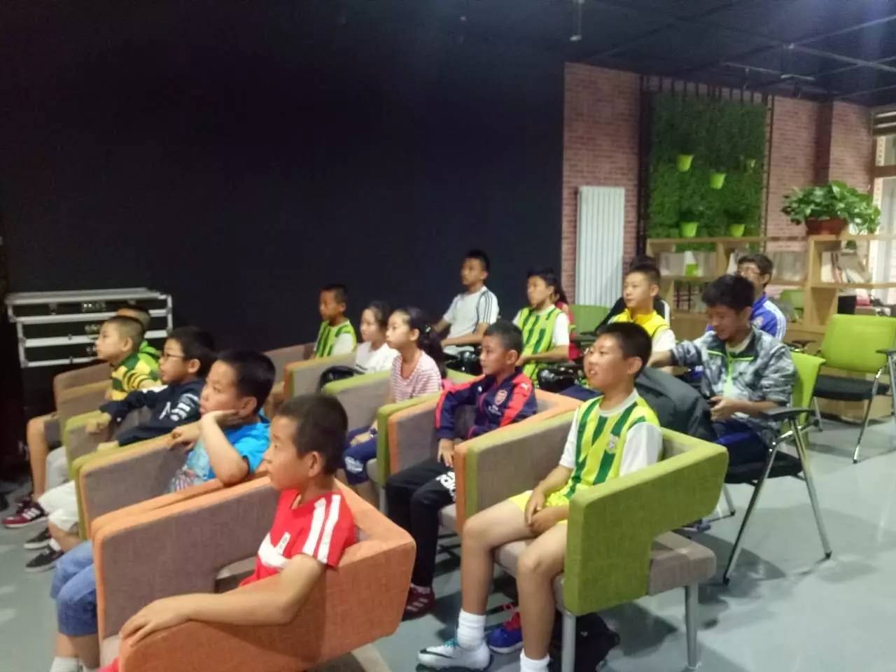 兰州足球培训班小学生,圆梦青少年足球培训