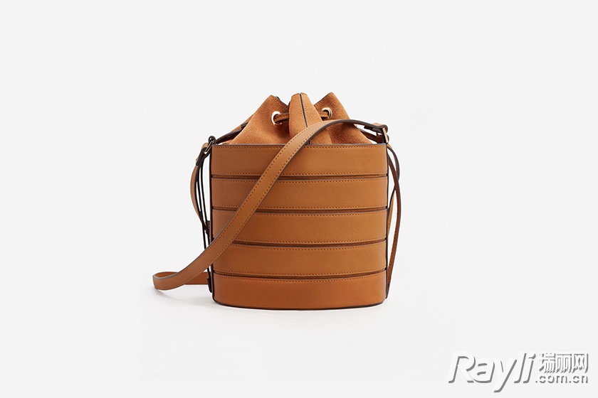 七夕一定要送女朋友的一款包,又想骗我谈恋爱