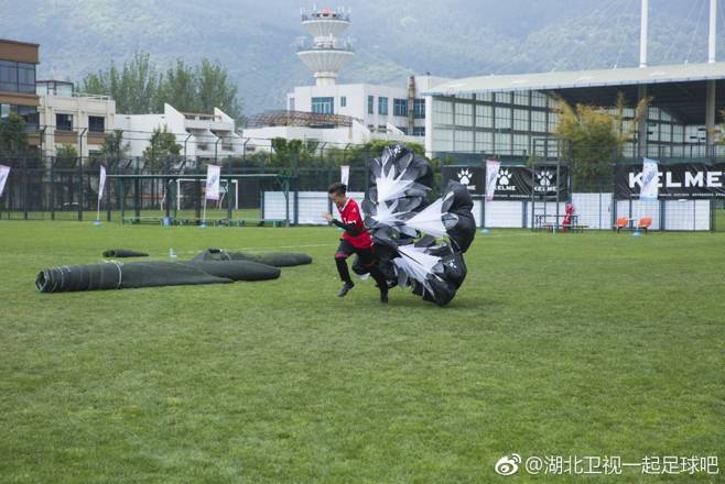 足球的真人秀,关于足球的真人秀