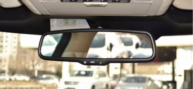 遇到恶意超车或别车怎么办,遇到恶意别车的正确做法