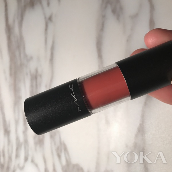 帮你试用护肤品,帮你试口红