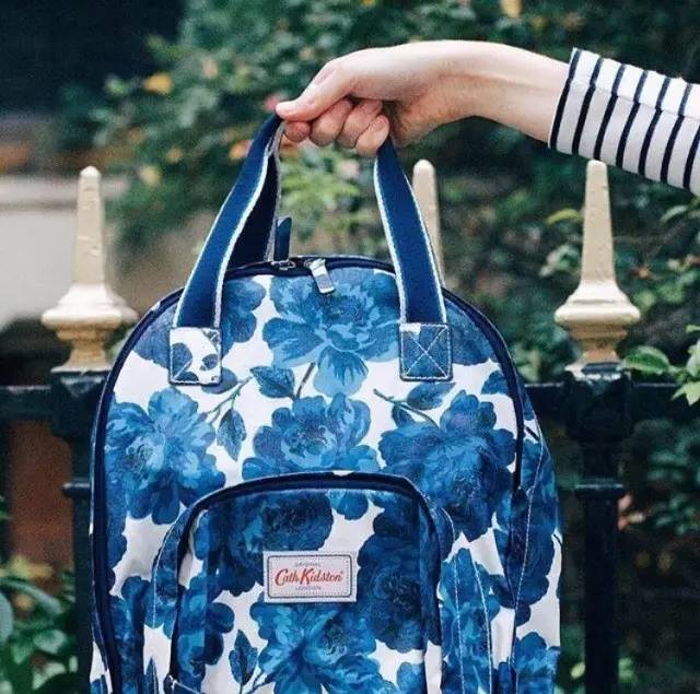 百搭双肩包推荐小众高级感,一款兼顾颜值与实用的双肩包