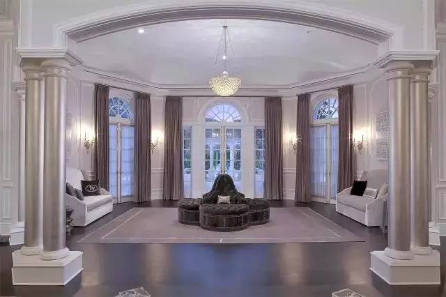 贝克汉姆探访贫困家庭,贝克汉姆17万房子