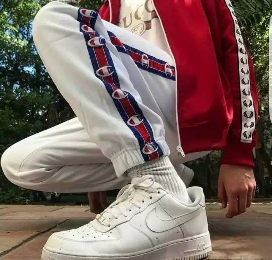 2017秋天流行什么颜色,今年秋天流行穿高级大地色