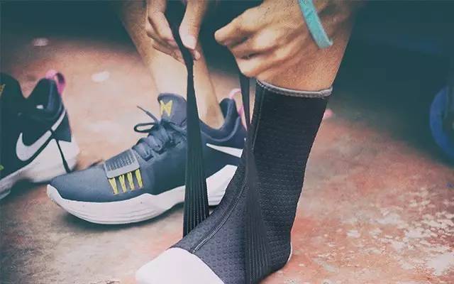 夏天如何保护脚踝不受凉,天气冷脚踝怎么保护