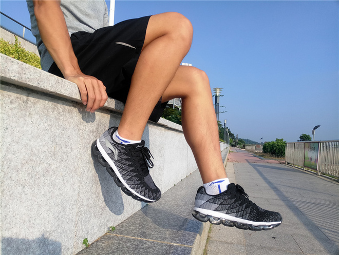 李宁跑鞋大绝影测评,李宁如影随形