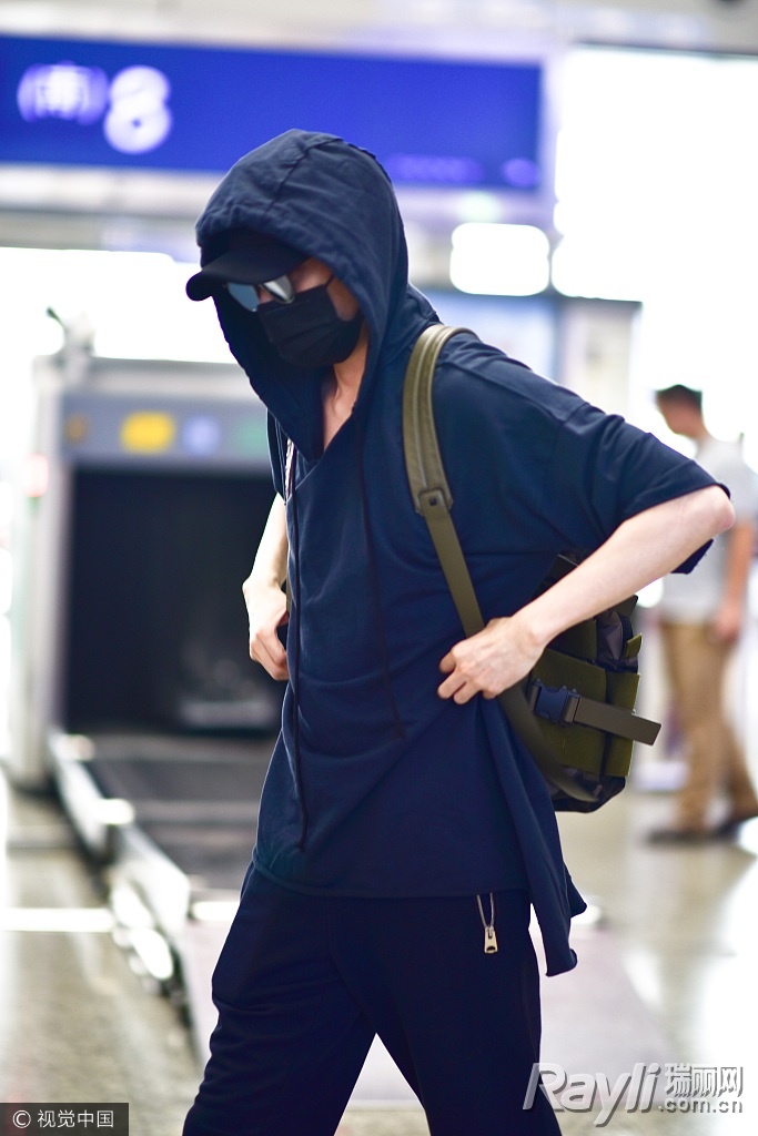 躲镜头的女星,躲镜头迪丽热巴