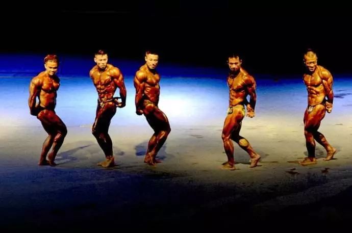 健美比赛最具有肌肉感的造型,传统健美比赛肌肉男