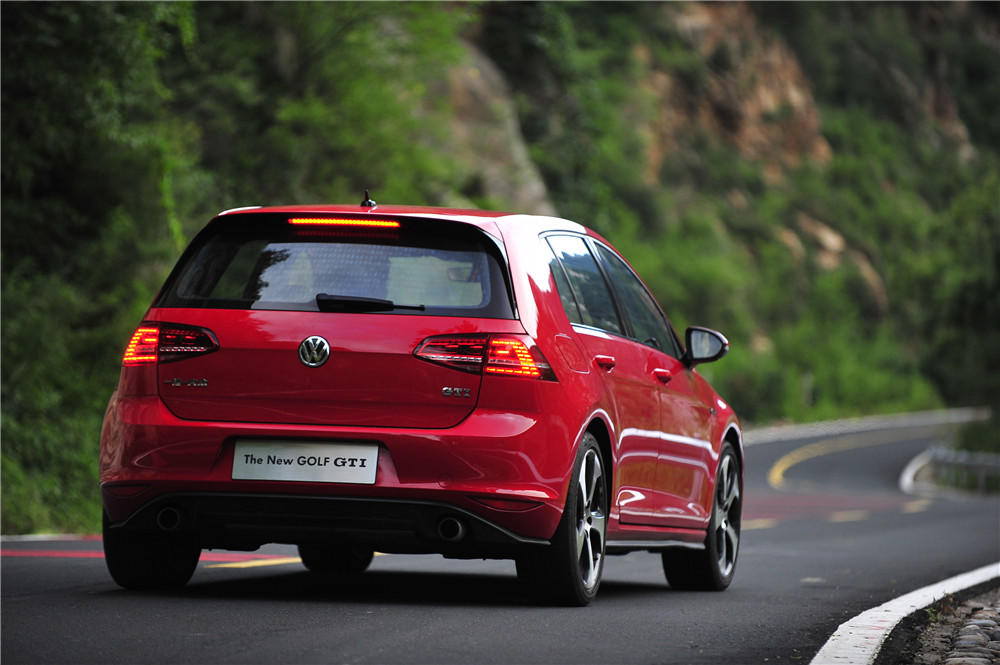 7代高尔夫gti2.0测评,高尔夫gti第6代路测