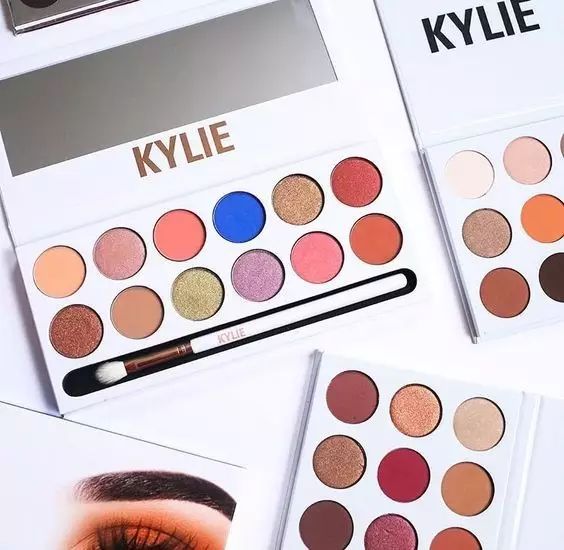 哪款平价眼影盘比较好用,哪些牌子的四色眼影盘好用到哭