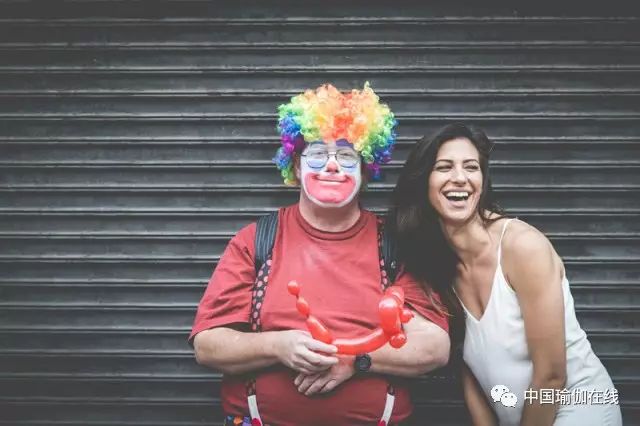 生理期下犬式瑜伽体式,瑜伽鸽子式经期可以练吗