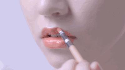 秋季润唇变色唇膏哪款最好用,推荐款滋润又防晒的润唇膏