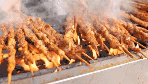 煎饼摊真的轻松月入三万,煎饼大妈月收入三万你也想试试吗