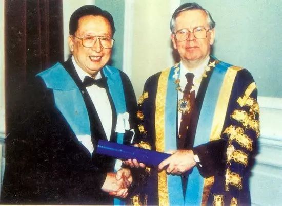 医学三大泰斗吴阶平,吴阶平同志