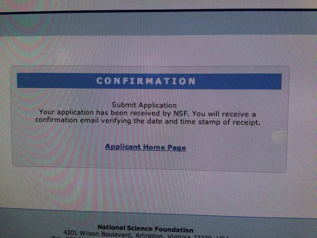 电脑屏幕出现波纹模糊,电脑屏有波纹