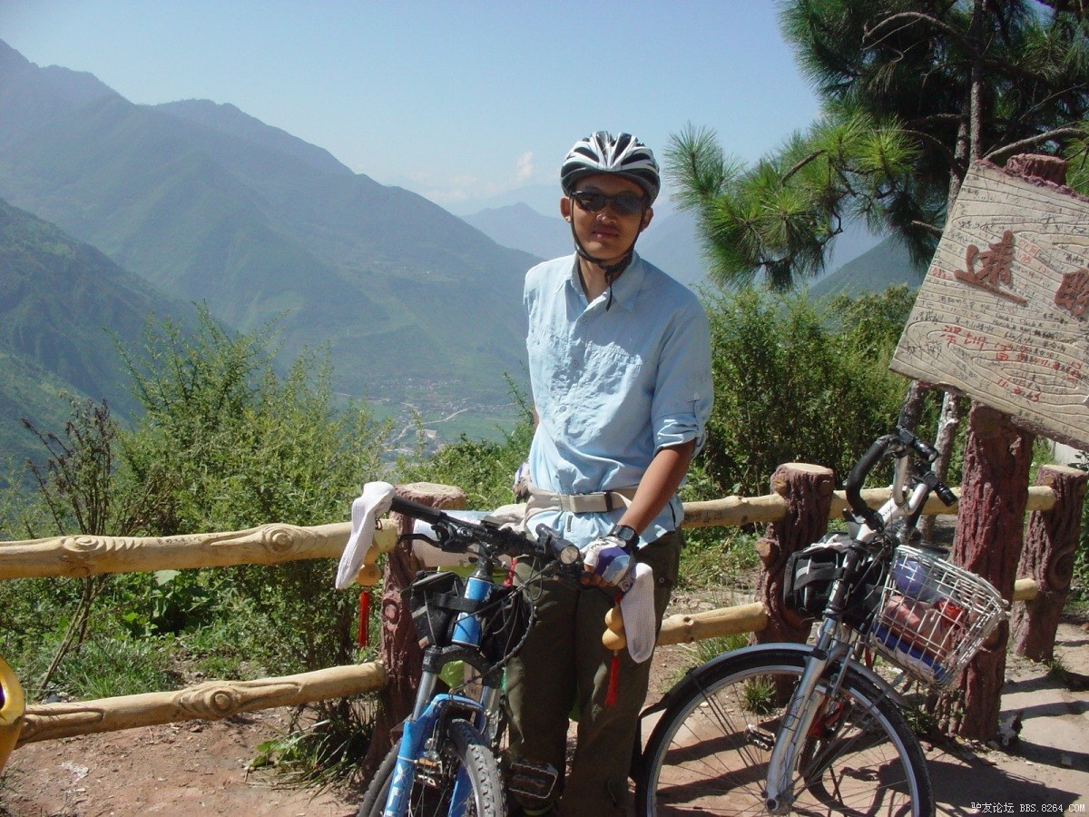 一个人一台车到西藏,一个人一辆车直通拉萨