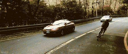 两轮摩托车比四轮的酷,两轮比四轮更浪漫