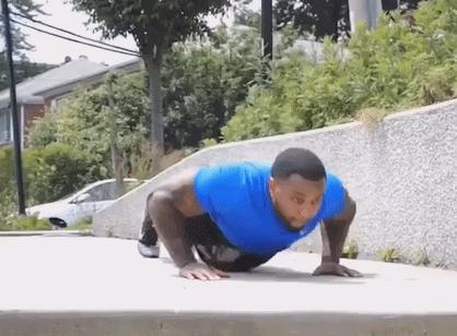 标准俯卧撑做10个都难该怎么提升,一个俯卧撑都做不了的女生