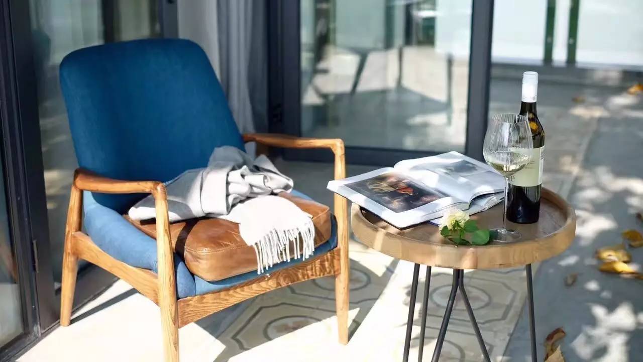 70后文艺大叔跑到这个“会吃福建人”的城市，用花砖、雪茄和伏特加，把废弃的修船厂变成最会撩妹的床