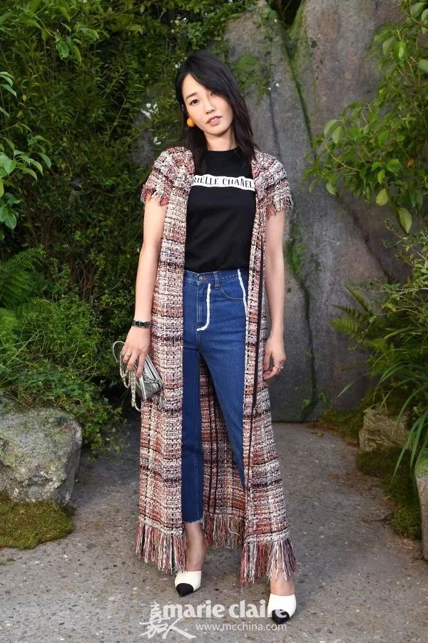 跟GD和表姐来到香奈儿“水帘洞”，看完我开始期待下雨天！