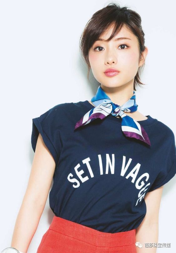 丝巾的100种新玩法,丝巾的各种新玩法