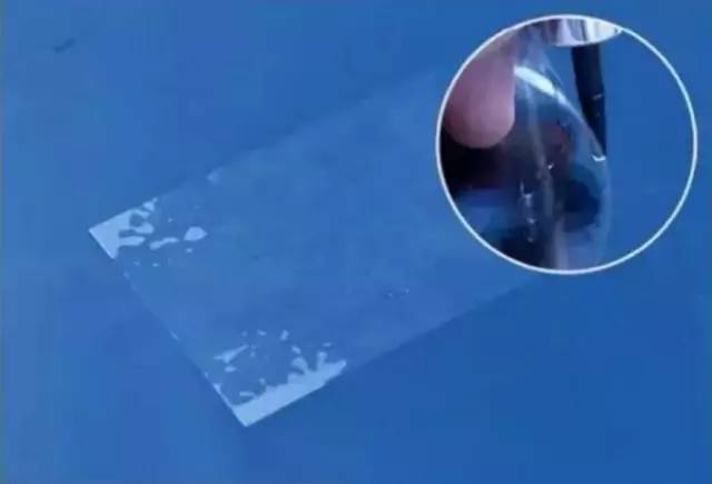 前挡风玻璃破了个洞不修理行吗,挡风玻璃怎么破了