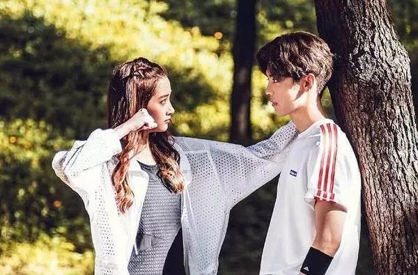 给大家介绍一下,这是我的母亲潍坊,美貌如花!