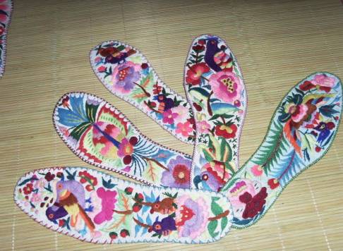 这是滁州火车站的十一假期实拍！世界再大路再遥远，我们也要回家！