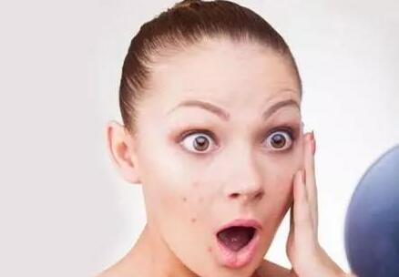 皮肤病不要胡乱抹药涂药,皮肤病外用药物管用吗