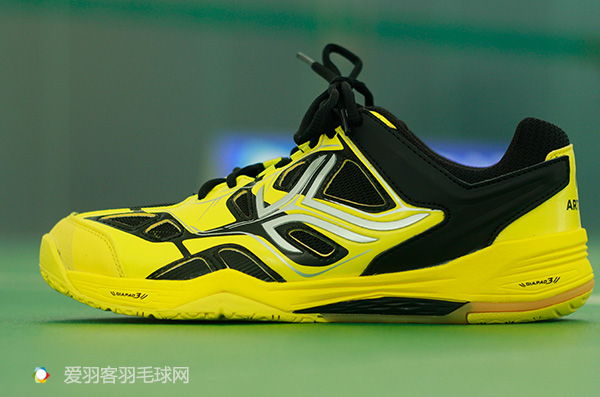 迪卡侬bs羽毛球鞋,花钱花在刀刃