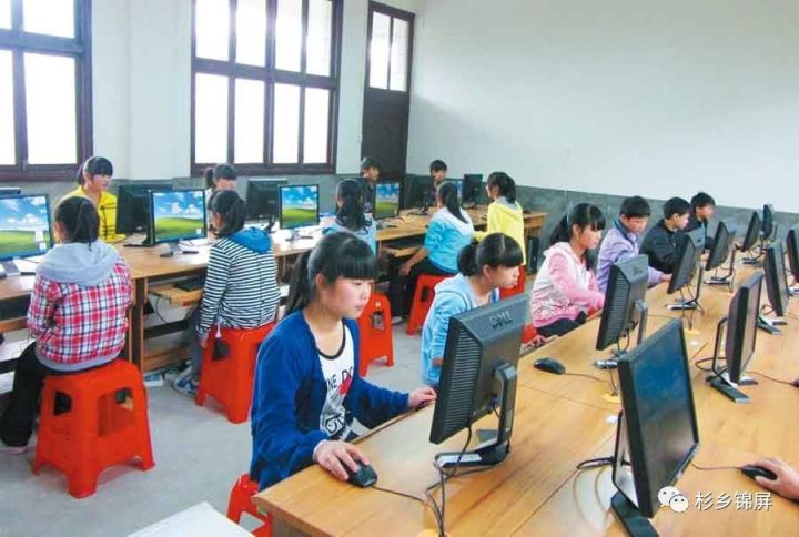 「喜迎十九大砥砺奋进的五年」令人竖起大拇指的锦屏教育