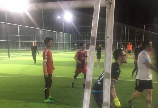 张杰鹿晗真心英雄,张杰篮球场踢足球