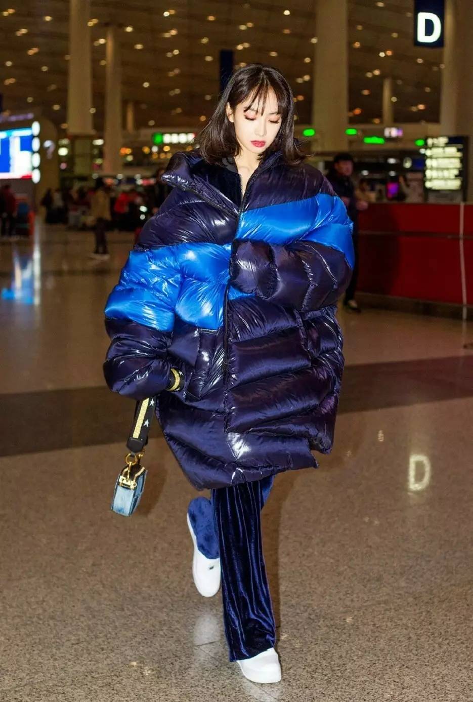 鏄庢槦绌挎惌鏃跺皻楂樼骇鎰熺窘缁掓湇,鏄庢槦绌挎惌缇界粧鏈嶆椂灏氶珮绾ф劅