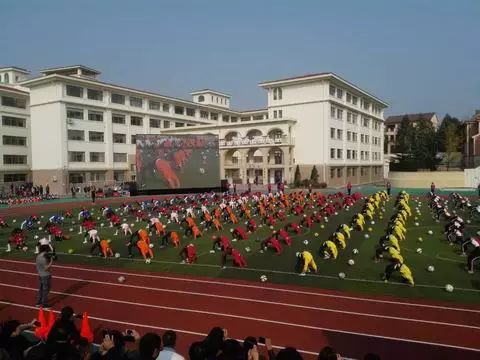 校园｜直播点击率过21万：中心小学足球特色震撼来袭