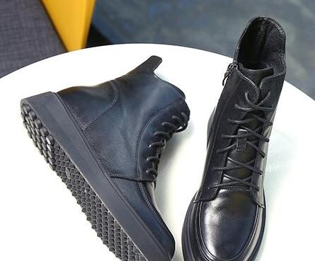 马丁靴磨脚怎么办,马丁靴鞋后跟磨脚解决方法