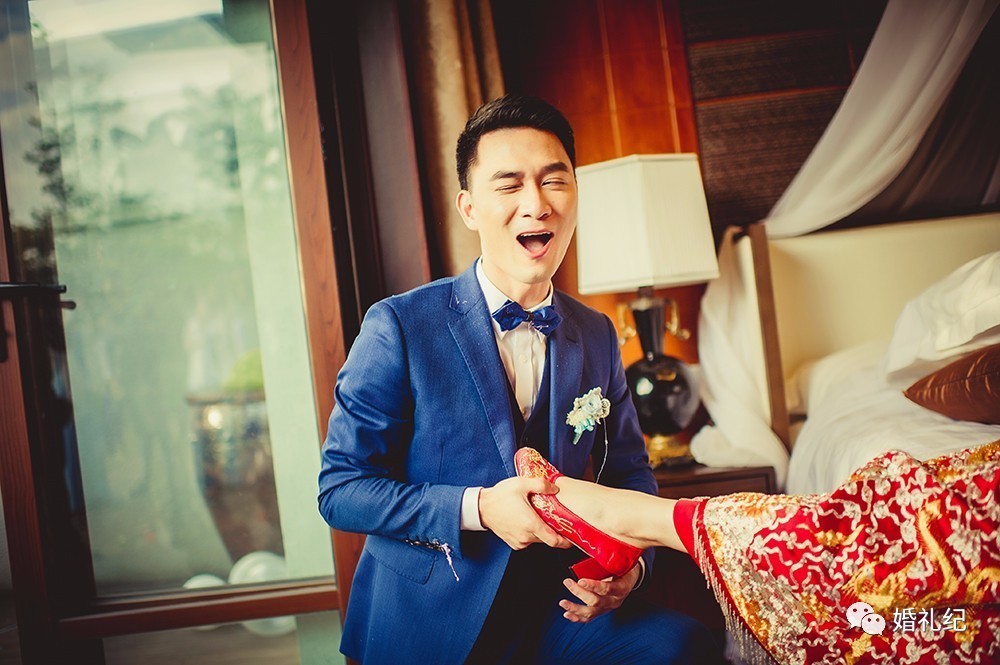 痛！有新娘把婚鞋买成了X鞋！