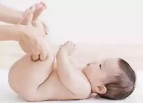 娃娃肚子胀气怎么办,0-1个月婴儿胀气解决方法