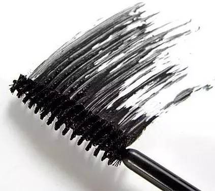 这个月用过的口红有点发霉,一年左右的口红发霉