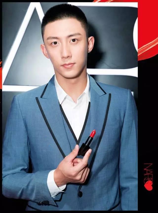 这是一个中文译名不予显示的老司机品牌丨NARS的前世今生