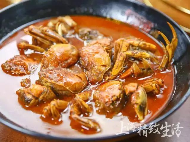 不用等到夏天也可以吃到小龙虾,现在的大闸蟹肉质肥美又爆膏