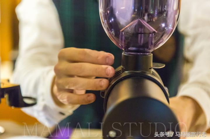 住赏气质喆啡，一辆复古老爷车把你接到咖啡馆的家