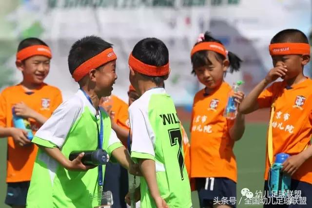 幼儿足球训练3-6岁原则,儿童如何了解足球知识