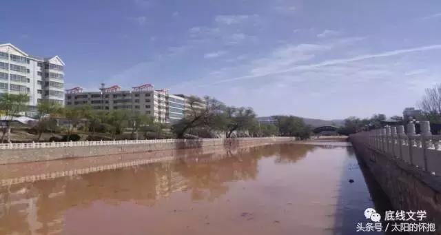 强力推出《底线文学》赵海龙的散文专刊