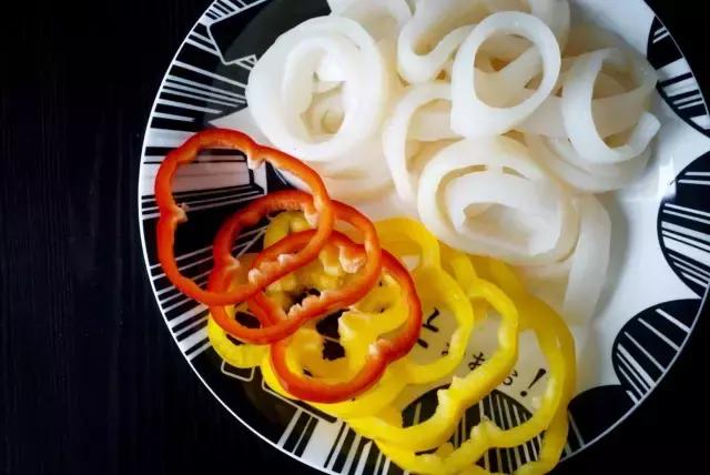 三伏天不吃饭也要买一件棉麻衫,三伏天不开空调吃饭一身汗