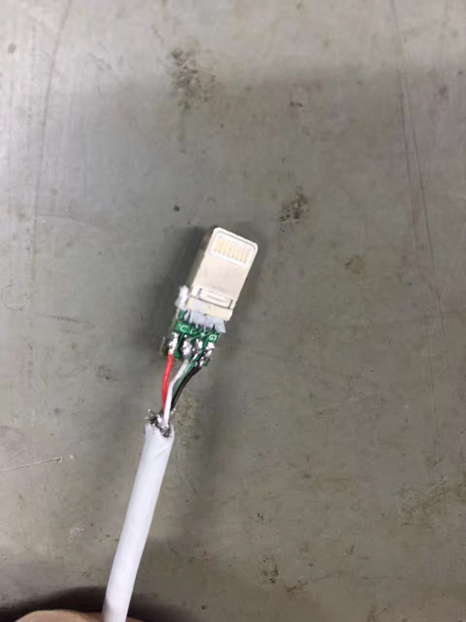 接触不良的数据线可以干嘛,数据线接触不良最简单修复方法