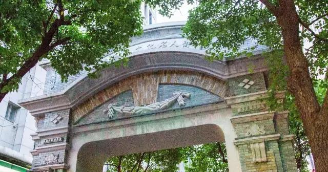 高温下的上海城市,上海40度以上高温